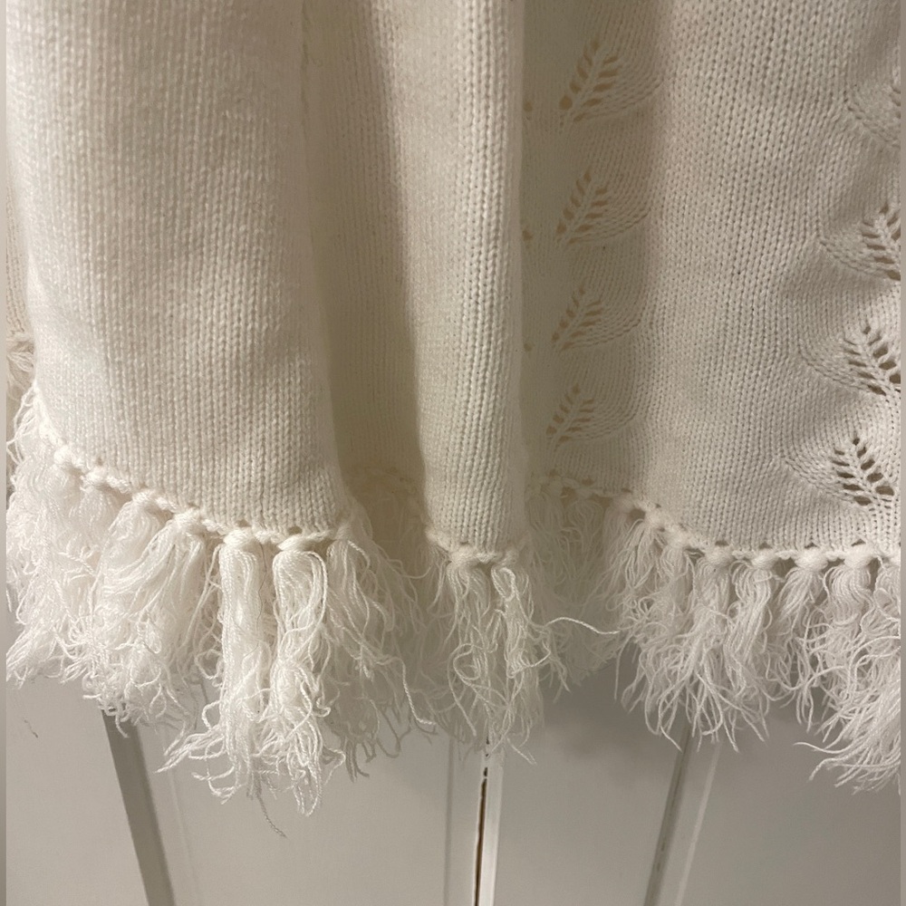 Vintage Sweater Bee By Banff Cape with Fringe - Picture 7 of 7